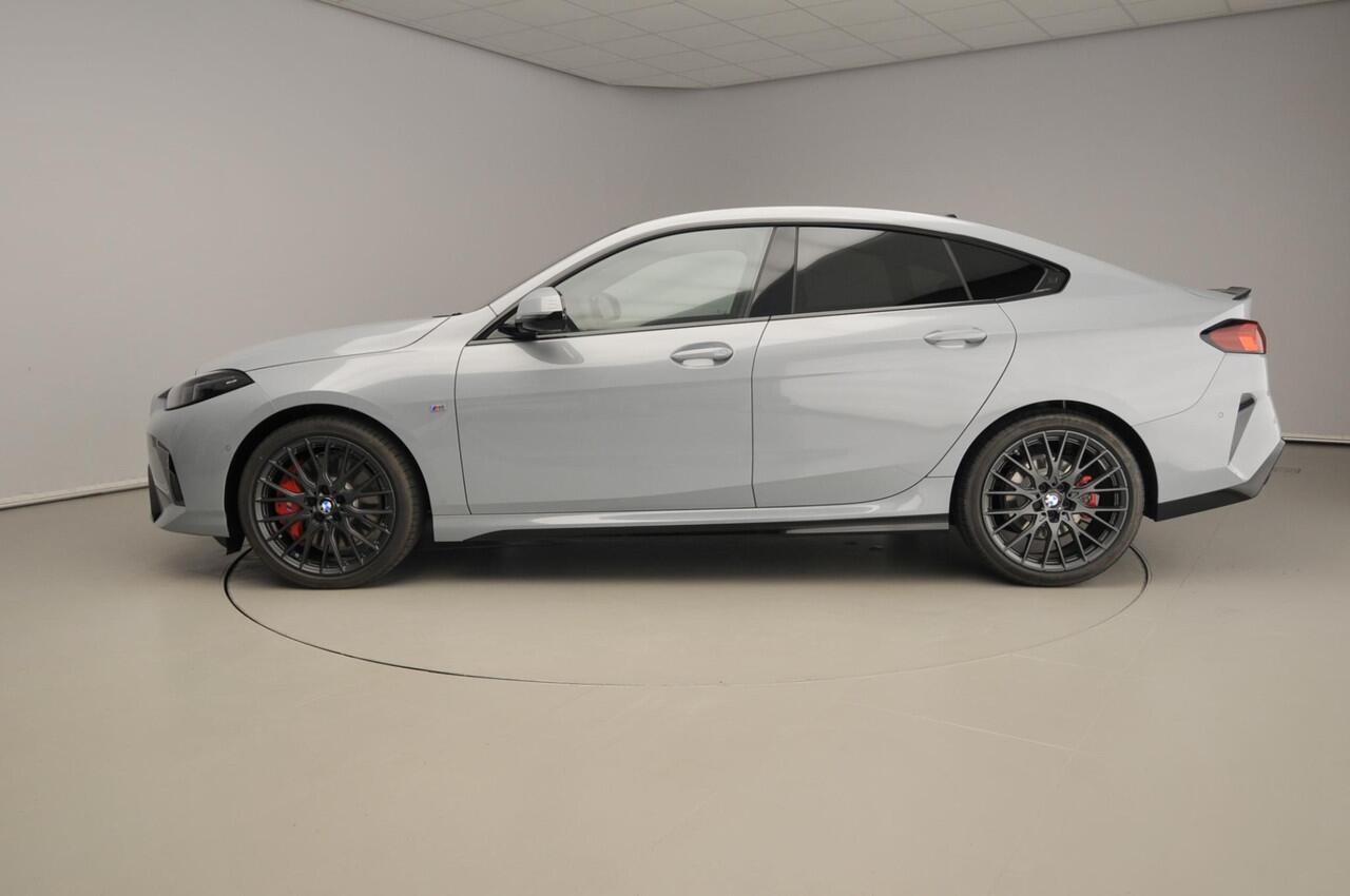 BMW 2-SERIE Gran Coupé 220 M-Sportpakket | LED | Navigatie | Active cruise | Stoelverwarming | Keyles go | DAB | Harman-kardon sound | Alu 19 inch