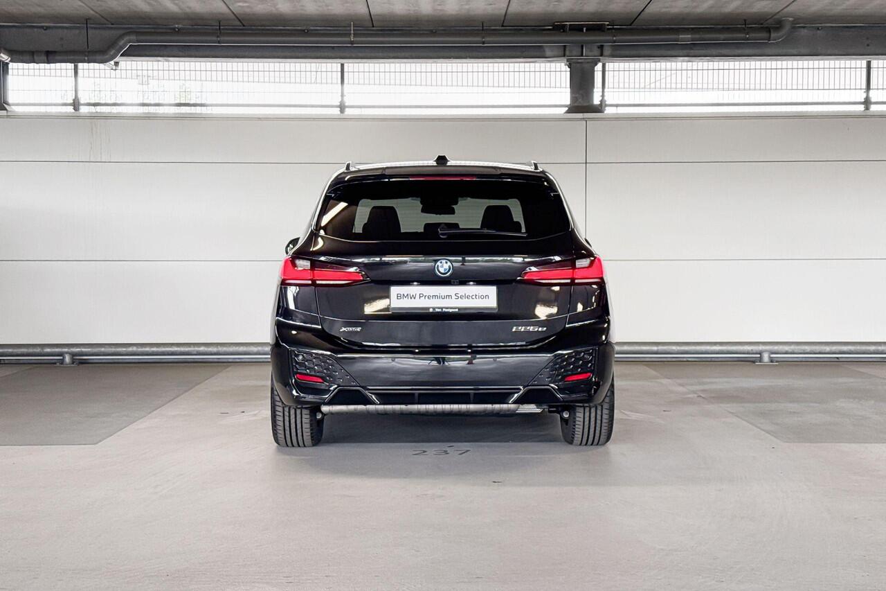 BMW 2-SERIE Active Tourer 225e xDrive | Selections | Stuurwielrand verwarmd | Glazen panoramadak