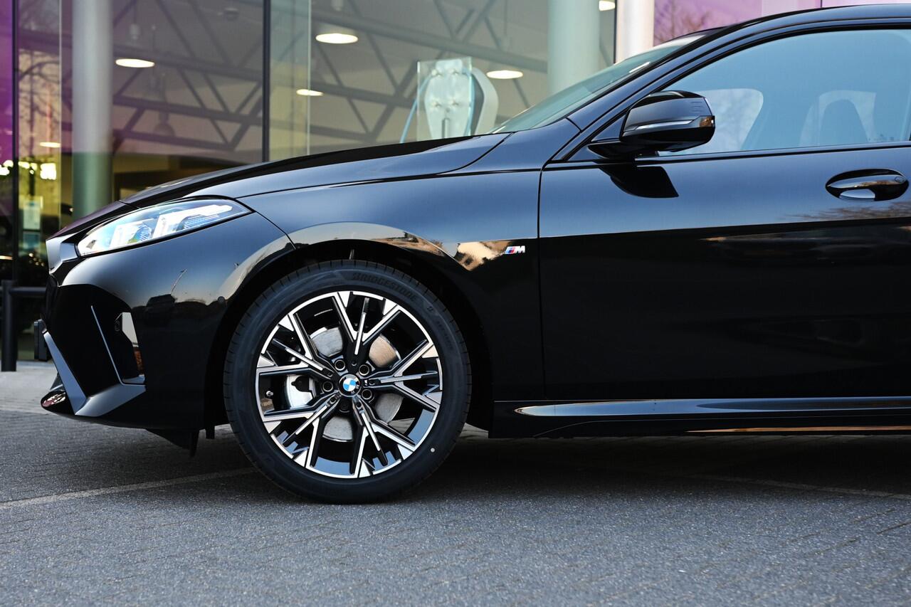 BMW 2-SERIE Gran Coupé 220 M Sport Automaat / Sportstoelen / Adaptieve LED / Comfort Access / M Adaptief onderstel / Parking Assistant / Stoelverwarming