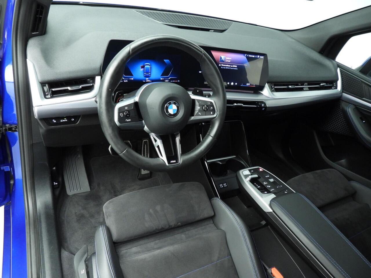 BMW 2-SERIE Active Tourer 218i | M-Sportpakket | LED | Navigatie | Sportstoelen | Chrome line | Clima | DAB | Alu 17 inch