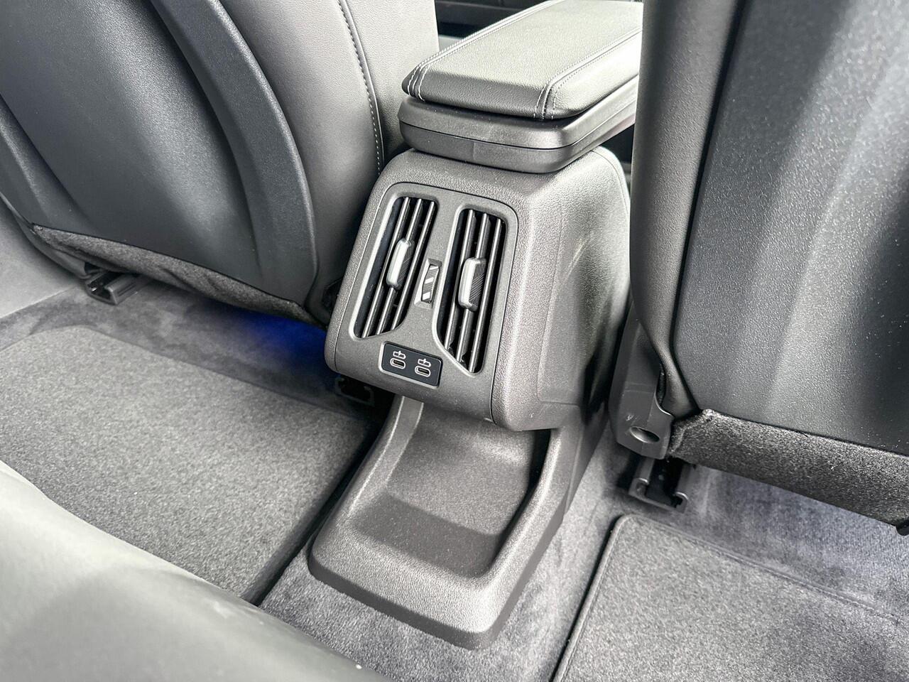 BMW 2-SERIE Active Tourer 225e xDrive M Sportpakket / Premium Pack / Travel Pack / Selections