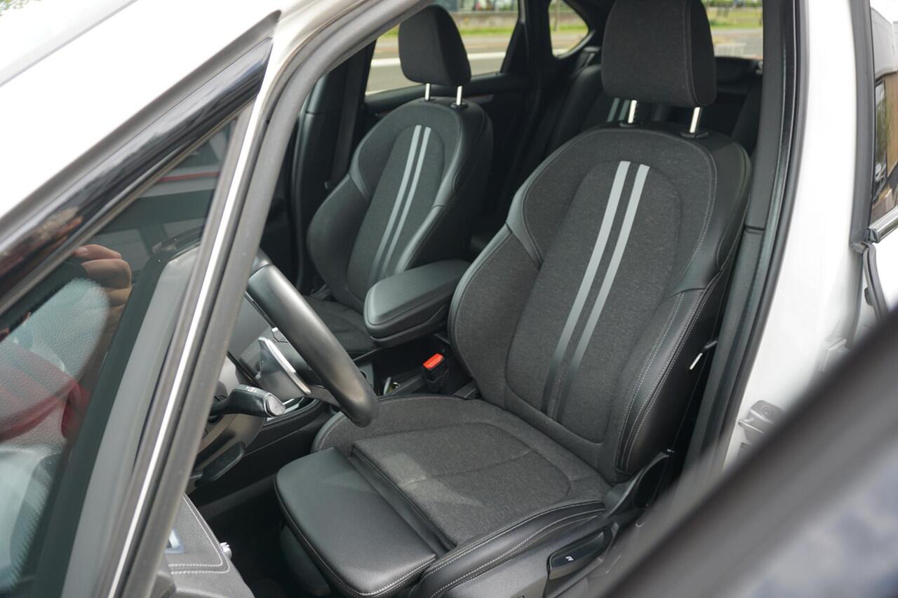 BMW 2-SERIE Active Tourer 220i Executive Edition | M Pakket | PANO | Trekhaak