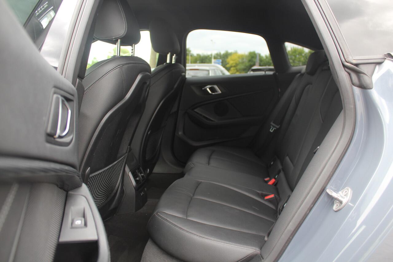 BMW 2-SERIE Gran Coupé 218i High Exe. Ed. M Sport 37.437 km! / Camera / Leder / Navigatie / 18'' / ACC / DAB / Virtual Cockpit / Stoelverwarming / Cruise Control