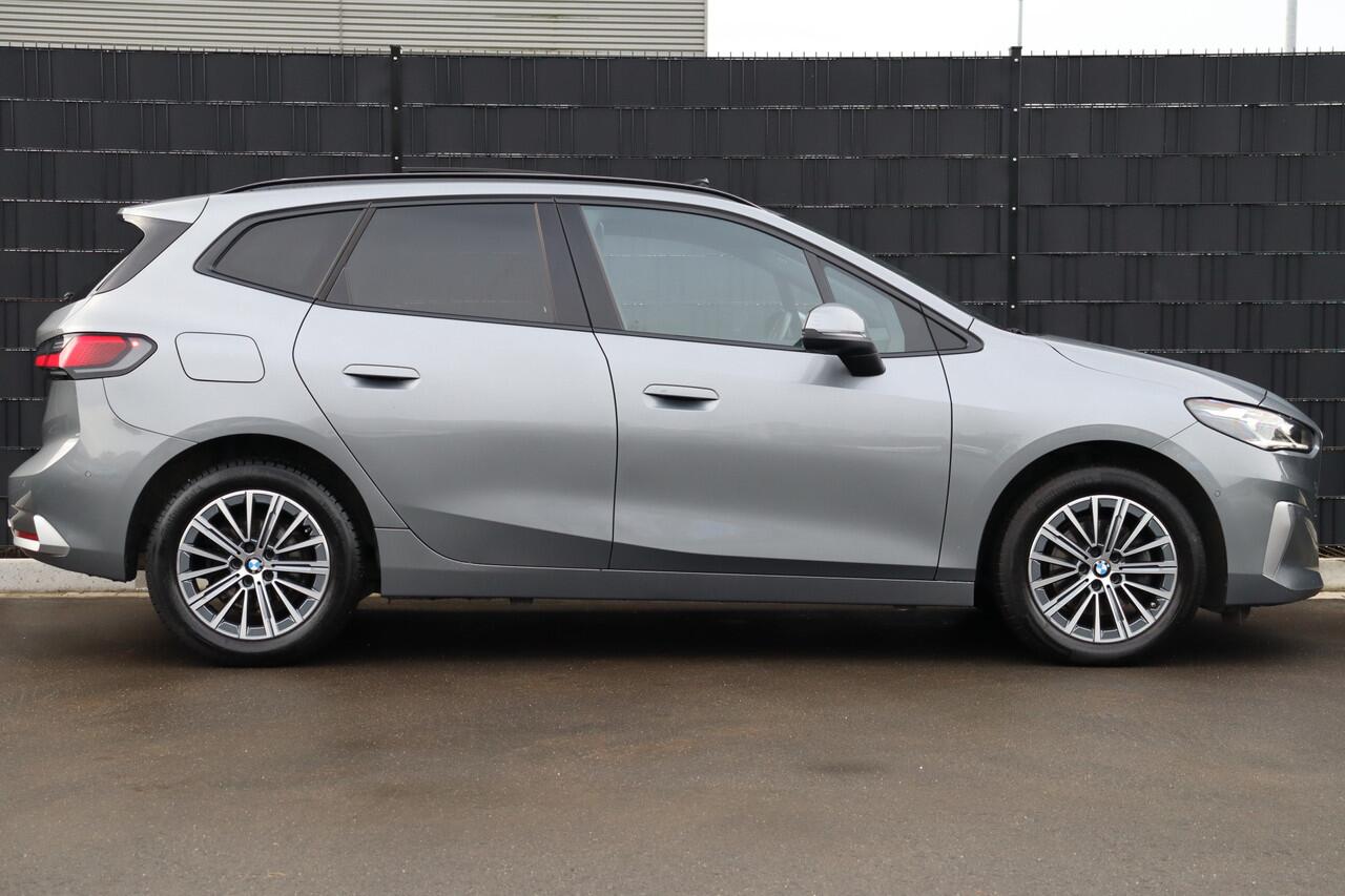 BMW 2-SERIE Active Tourer 218i Automaat | Leder | Panoramadak | Stoel-/Stuurverwarming | Elek. Trekhaak | Navigatie