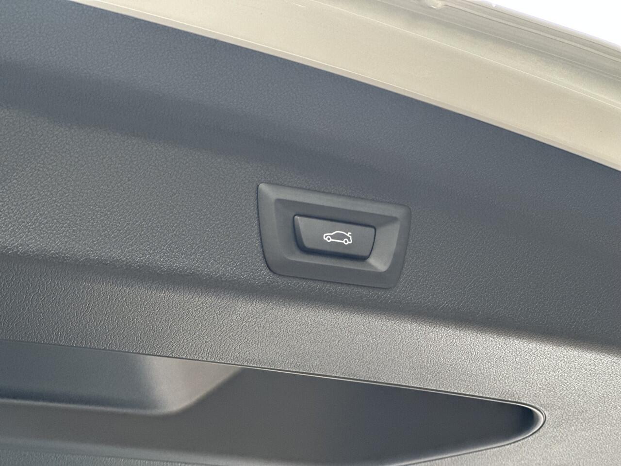 BMW 2-SERIE Active Tourer 225e xDrive Alcanatra/Leder/Stoelverwarming/Camera.