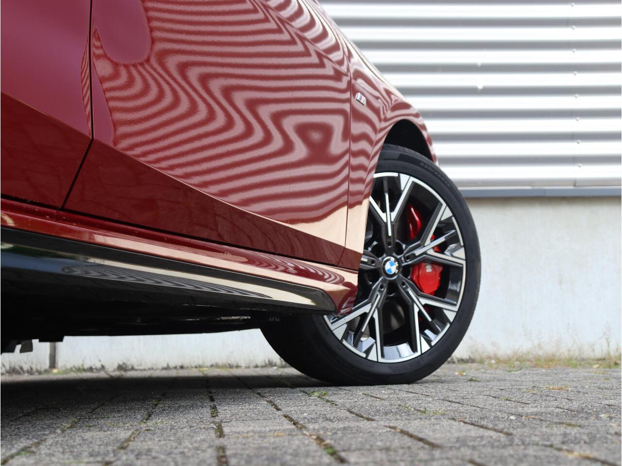 BMW 2-SERIE Gran Coupé 220 | M Sportpakket Pro | Panodak | Harman Kardon | Getint Glas | Premium Pack | Driving Assistant | Comfort Acces | 18'' LMV