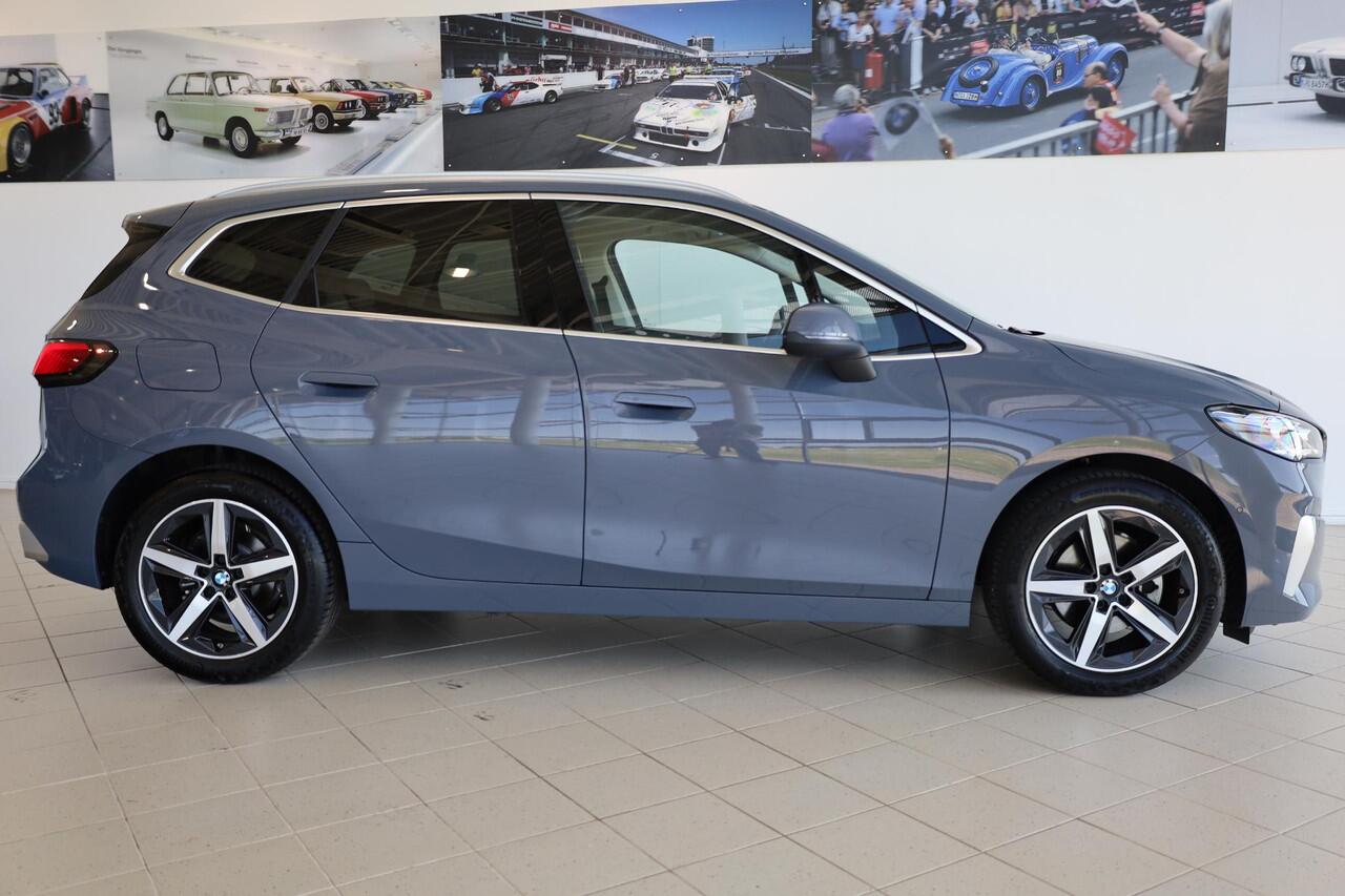 BMW 2-SERIE Active Tourer 218i | Luxury Line | Premium Pack | Travel Pack | Elektr. Trekhaak | Parking Assistant
