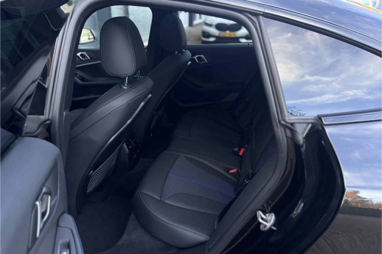 BMW 2-SERIE Gran Coupé 218i M-Sport | Panodak | Camera | Adaptive Cruise | Comfort Access