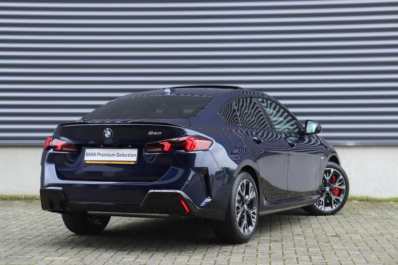 BMW 2-SERIE Gran Coupé 220 | M Sportpakket Pro | Panodak | Harman Kardon | Driving Assistant | Comfort Access | Achteruitrijcamera | Adaptieve LED | 18'' LMV | Ekris Selection