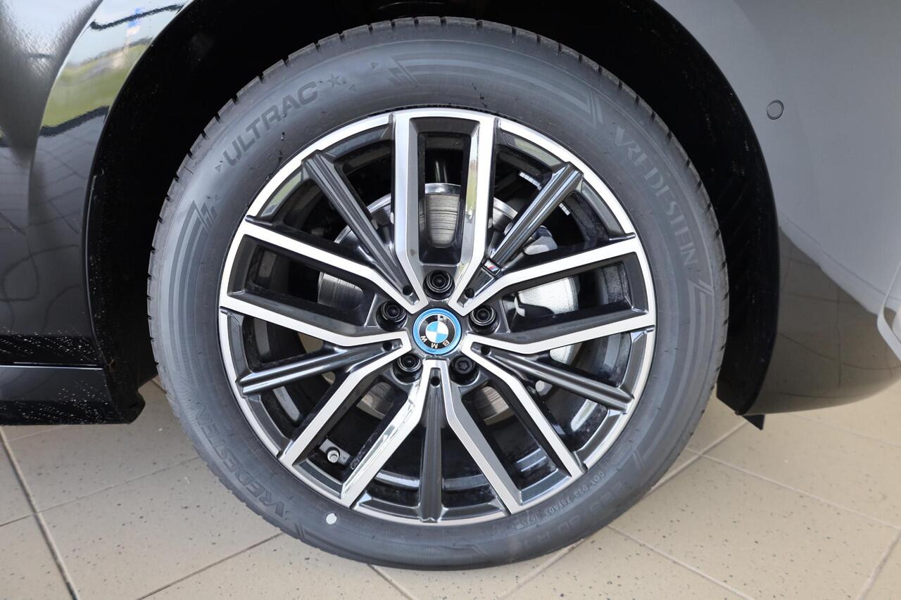 BMW 2-SERIE Active Tourer 225e xDrive M Sportpakket Pro | Driving Assitant Plus | Panoramadak | Trekhaak