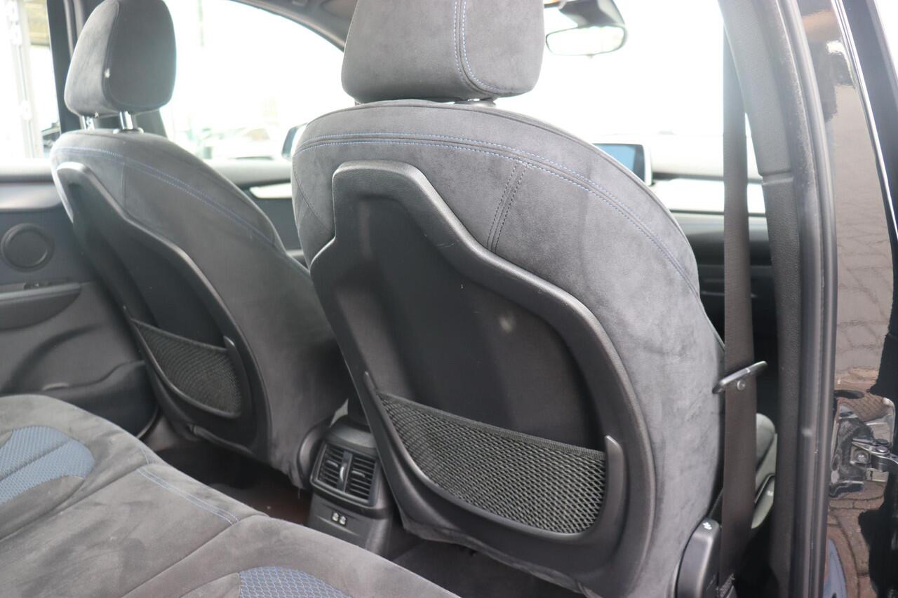 BMW 2-SERIE Active Tourer 218i Executive M-Sport pakket/ Sportstoelen/ Cruise control/ Climate control/ Navigatie