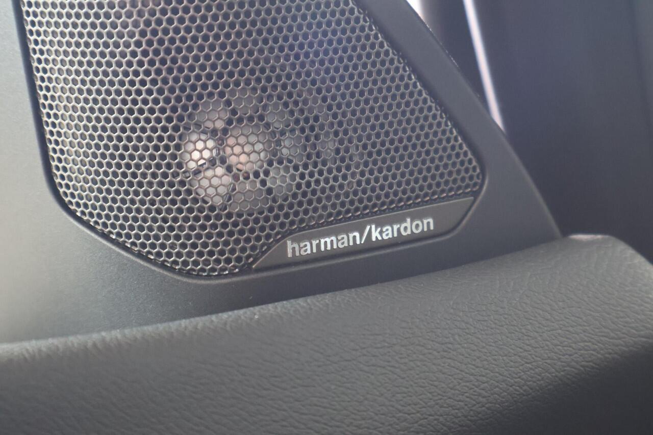 BMW 2-SERIE Gran Coupé 218i High Executive | M Sport Pro | Harman Kardon | Voorstoelen Verwarmd | Camera | Stuurverwarming | Active Cruise Control | 19" M Dubbelspaak