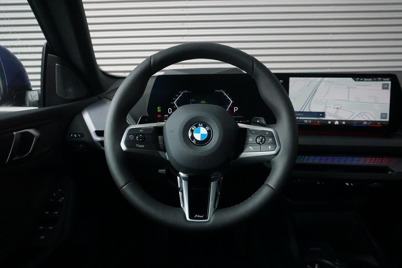 BMW 2-SERIE Gran Coupé 220 | M Sportpakket Pro | Innovation Pack | Trekhaak met afneembare kogel | Stuurwielrand verwarmd | Glazen panoramadak | Driving Assistant Professional