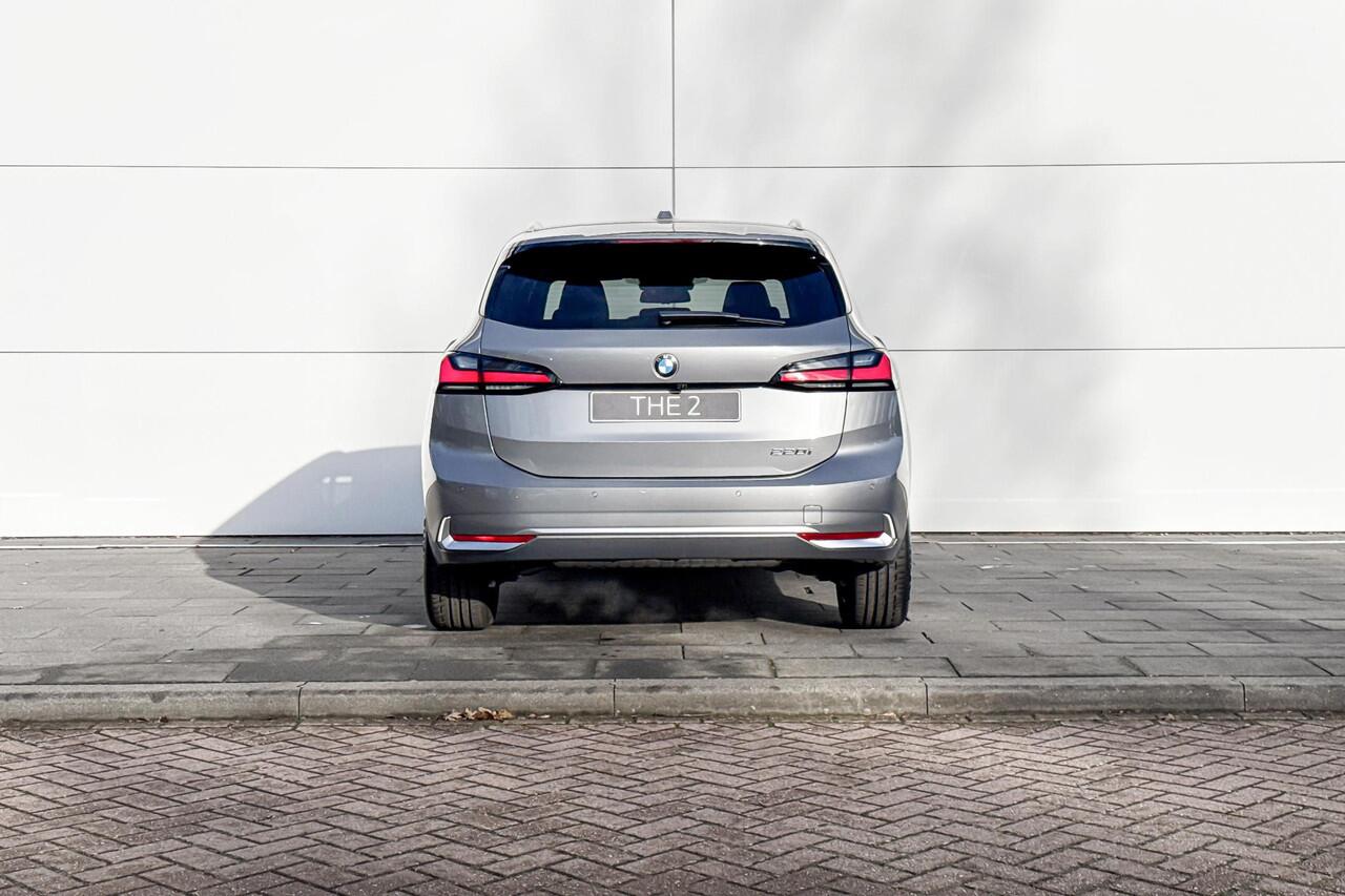 BMW 2-SERIE Active Tourer 220i | Luxury Line | Premium Pack | Travel Pack