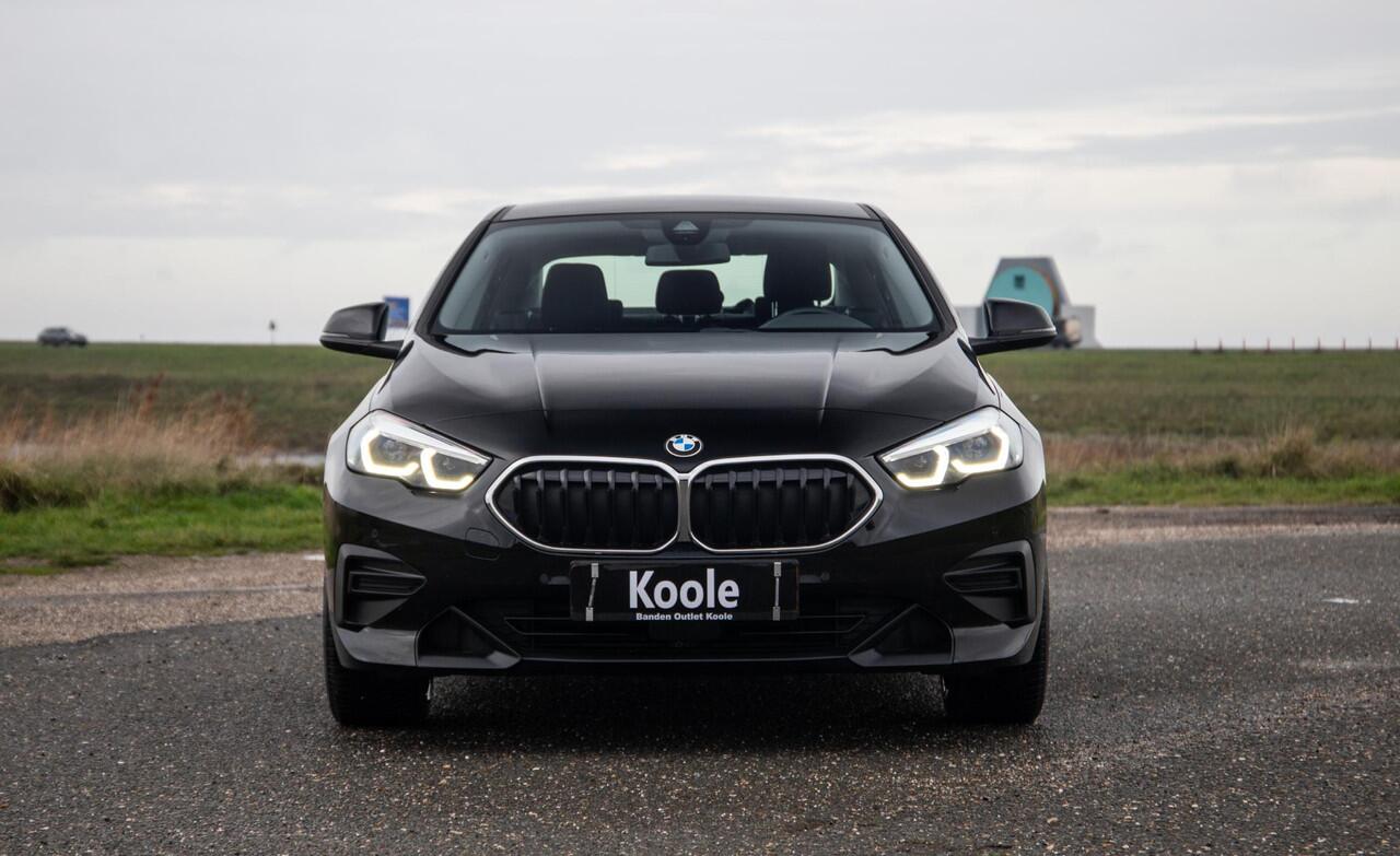 BMW 2-SERIE Gran Coupé 218i Introduction Edition NAVI / CARPLAY / LED / AUTOMAAT / N.A.P