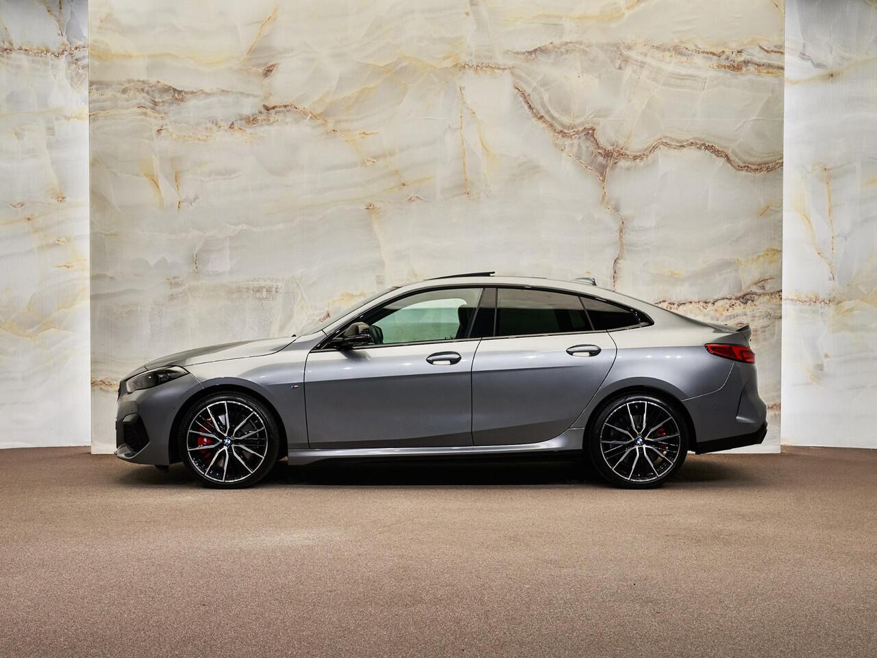 BMW 2-SERIE Gran Coupé M235i xDrive, M Performance, pano, 19", LED-kopl., memory, privacy