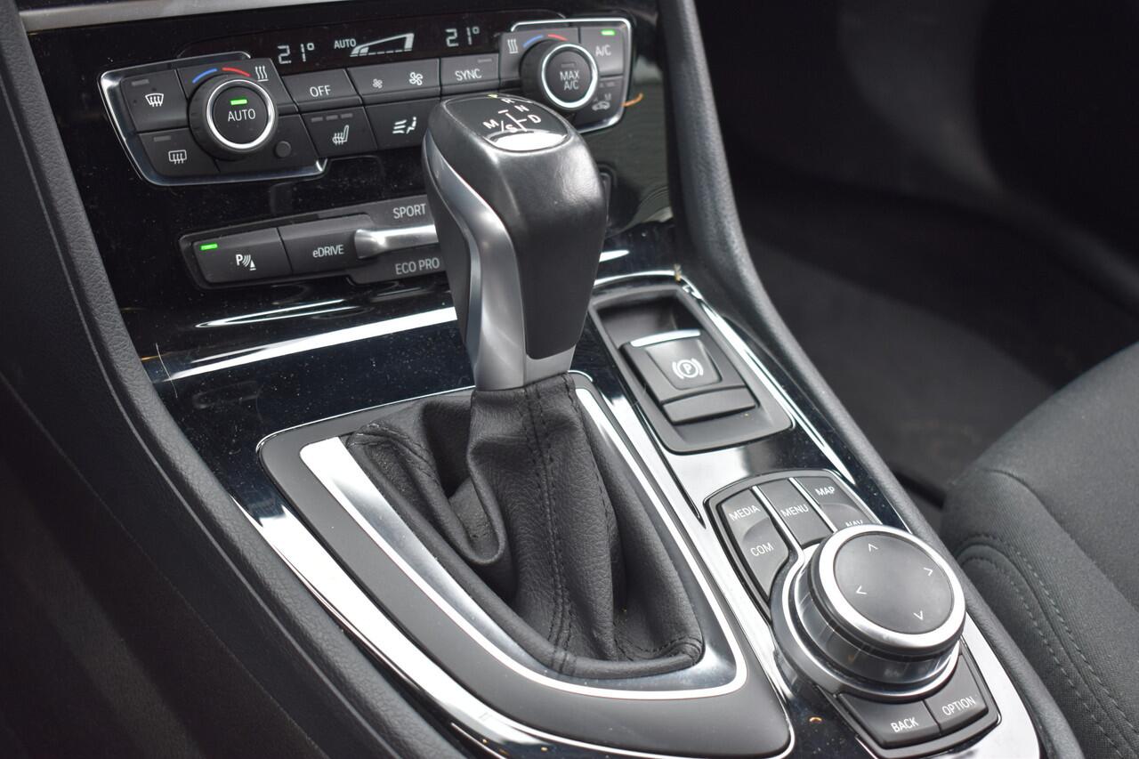 BMW 2-SERIE Active Tourer 225xe iPerformance Executive Navigatie | Stoelverwarming | Camera | 100% Onderhouden | 12 mnd BOVAG garantie Whatsapp 06-53188999