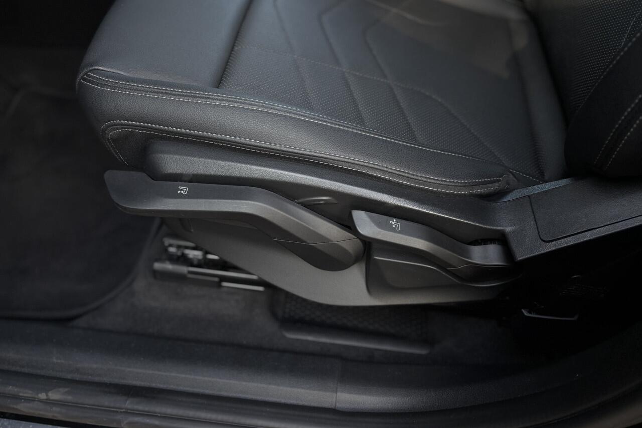 BMW 2-SERIE Active Tourer 218i | Harman Kardon | Head-up | Camera | Trekhaak | Comfort Access