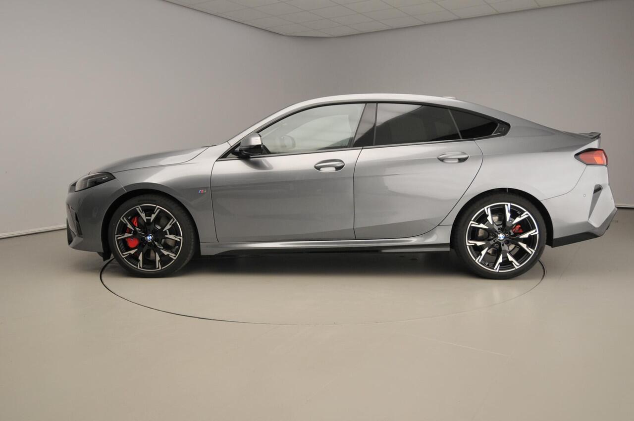 BMW 2-SERIE Gran Coupé 220 | M-Sportpakket | LED | Leder | Navigatie | Stoelverwarming | Keyles go | DAB | Alu 19 inch