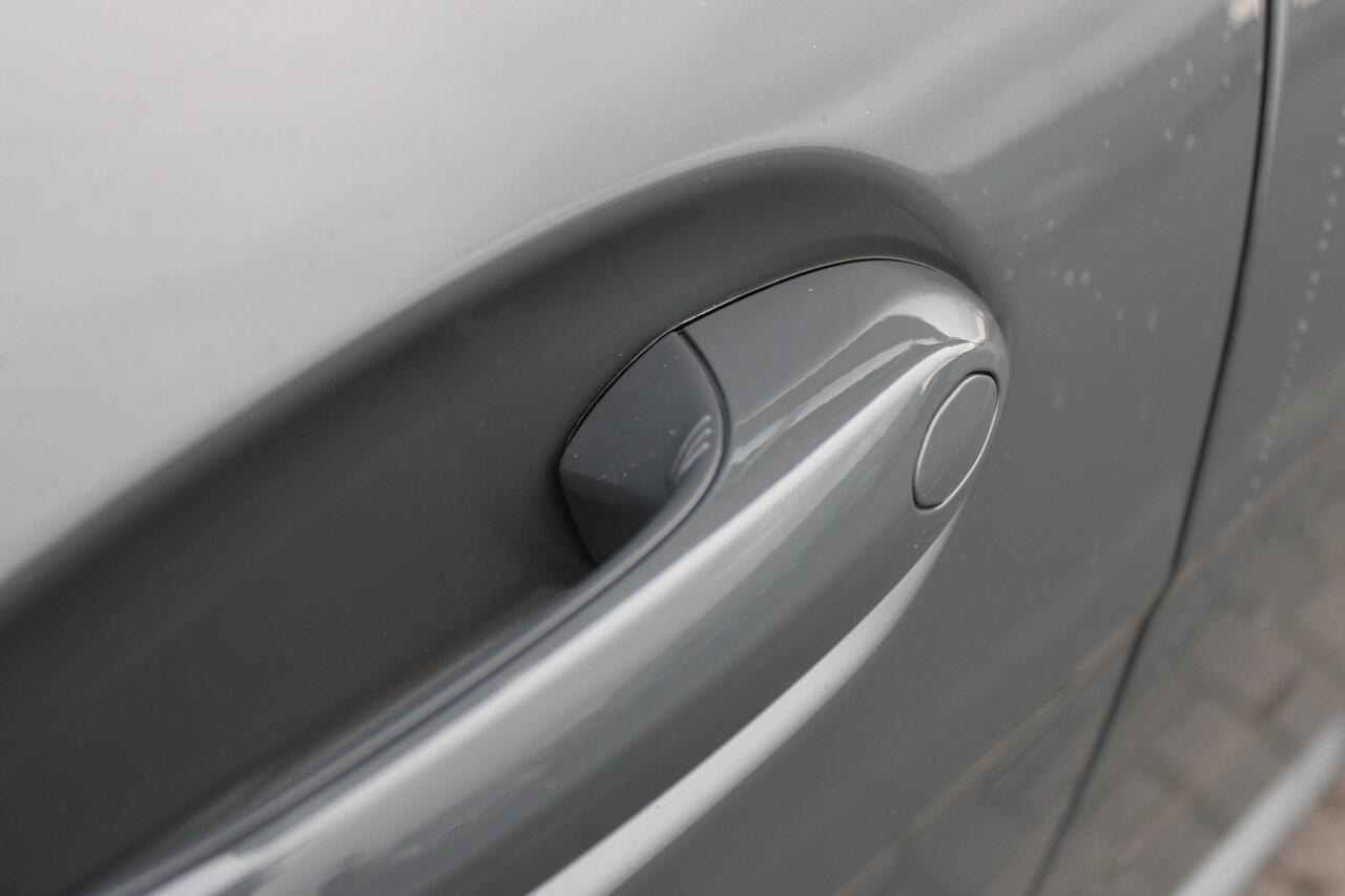 BMW 2-SERIE Gran Coupé 220 High Executive M Sport Automaat / Sportstoelen / M Adaptief onderstel / Parking Assistant Plus / Head-Up / Comfort Access / Live Cockpit Professional