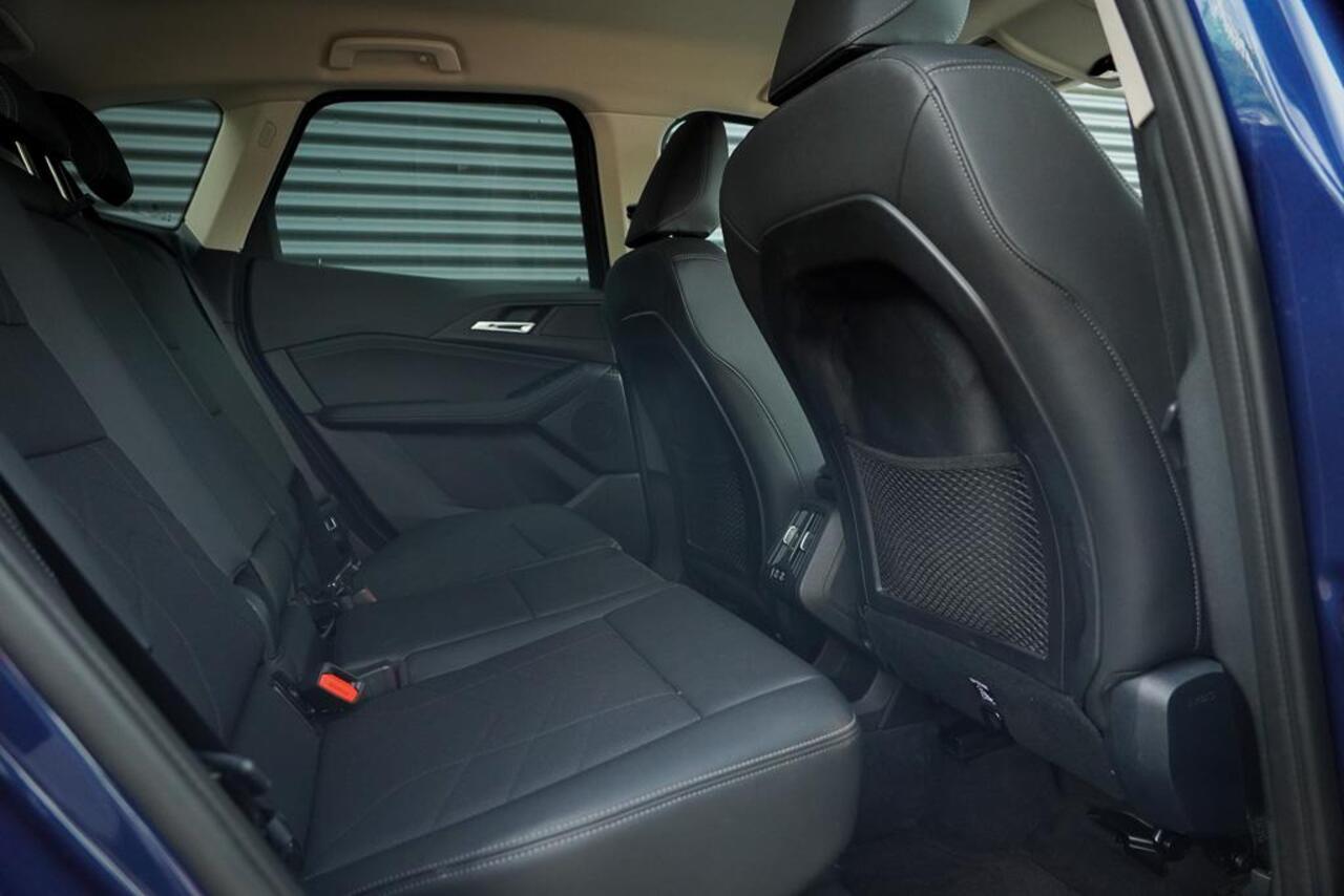 BMW 2-SERIE Active Tourer 220i / Aut / Navi / Trekhaak Elektrisch / Incl BTW