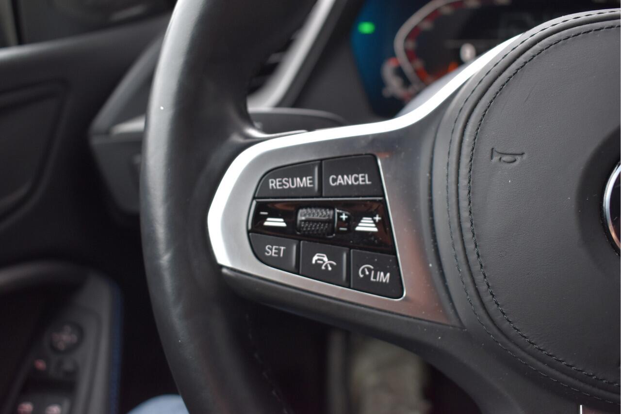 BMW 2-SERIE Gran Coupé 220i M-sport Head up, Adaptive cruise, Camera, Stoel/stuurverwarming, Carplay