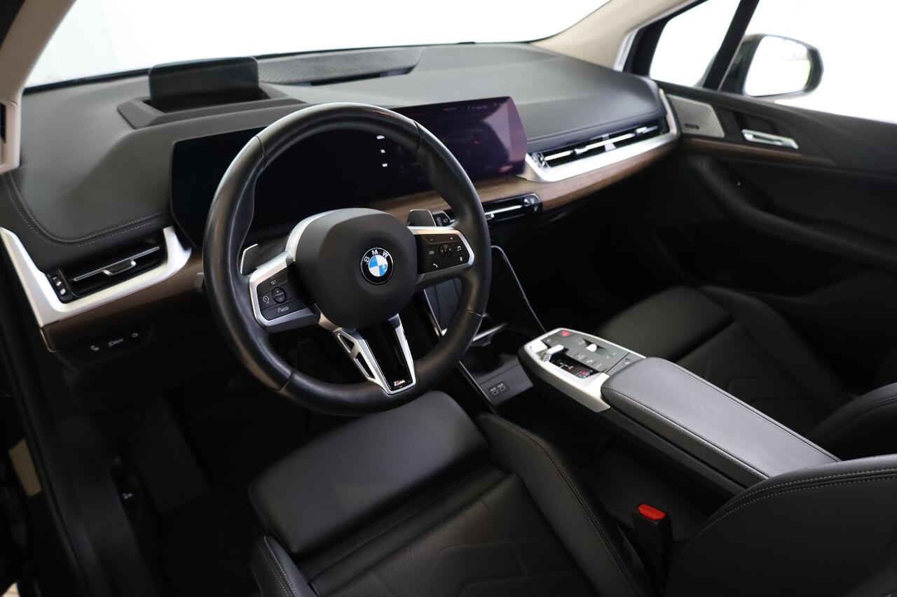 BMW 2-SERIE Active Tourer 223i | Luxury Line | Driving Assistant Professional | Travel Pack | Innovation Pack | Trekhaak Pakket