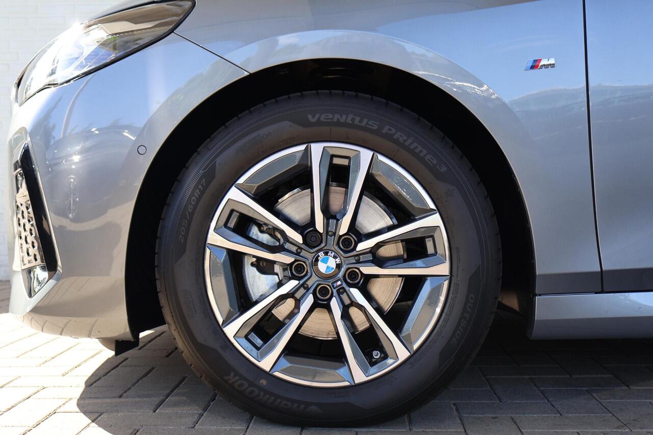 BMW 2-SERIE Active Tourer 220i | M Sportpakket | Stoelen Pakket | Premium Pack