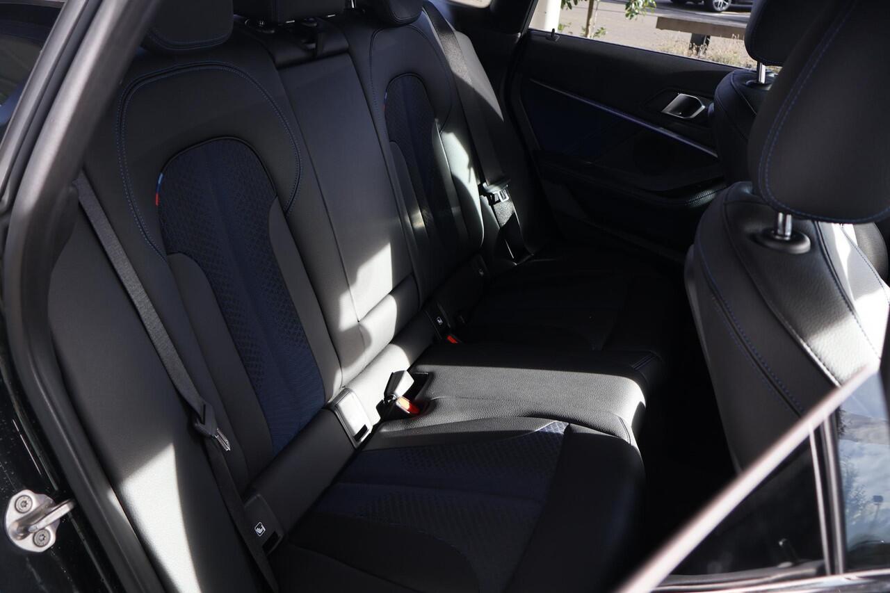 BMW 2-SERIE Gran Coupé 218i Executive Edition | M Sport | Parking Pack | Voorstoelen Verwarmd