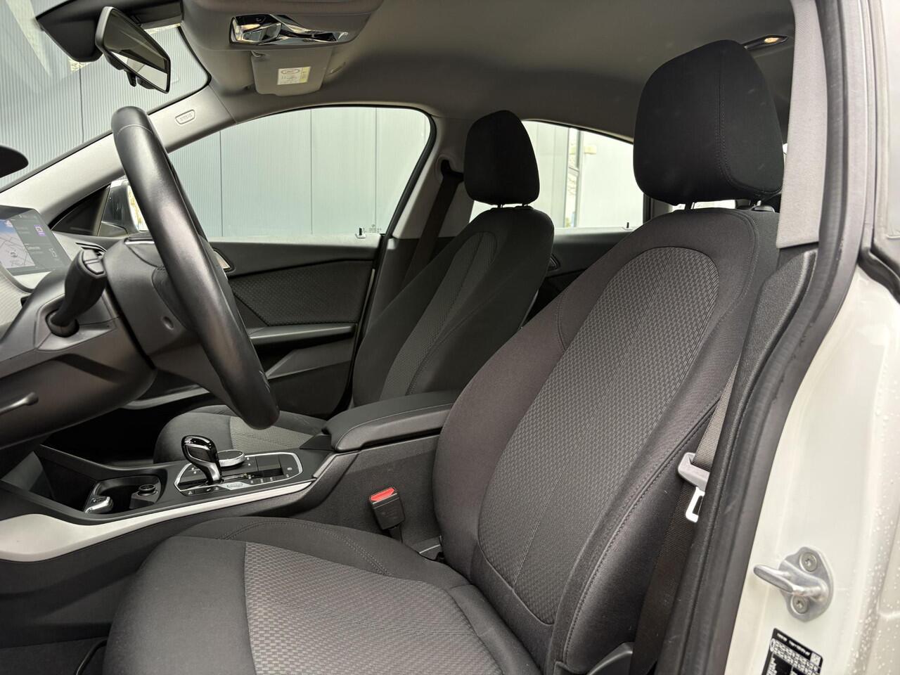 BMW 2-SERIE Gran Coupé 218i Executive Edition Automaat / Apple Carplay/Android Auto / Cruise Controle / Climate control / Navigatie full map /