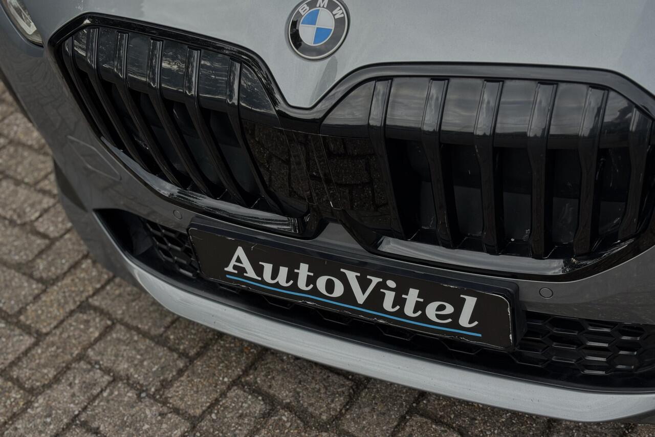 BMW 2-SERIE Active Tourer 218i M-Sport | Harman Kardon | Sportstoelen | Camera | Comfort Acces | Stoelverwarming