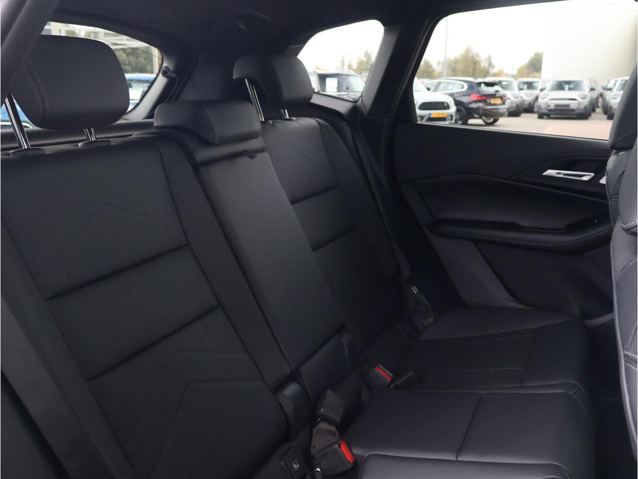 BMW 2-SERIE Active Tourer 225e xDrive M Sportpakket/ Comfort Access/ Panoramadak/ Actiefstoelen voor/ Head-Up/ Harman-Kardon/ 19" LMV