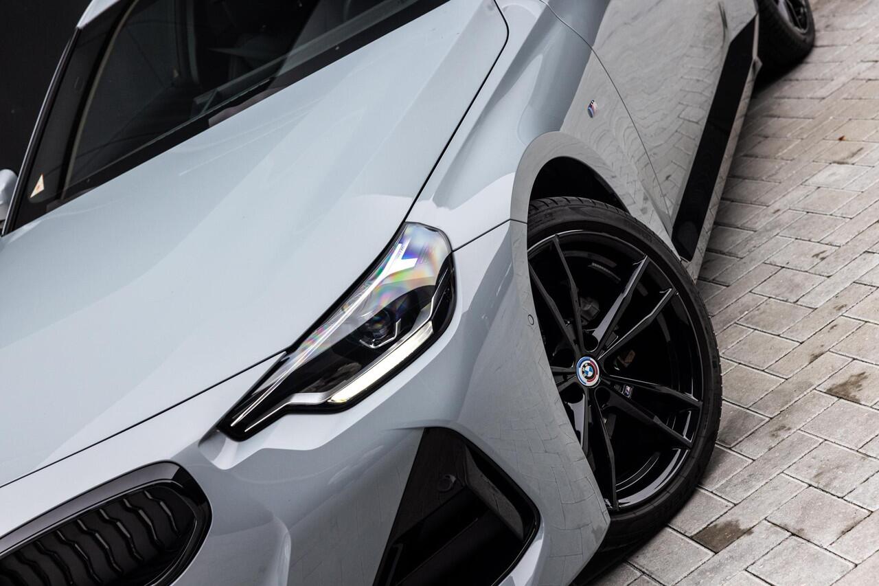 BMW 2-SERIE Coupé 218i | M-Sport | Live Dashboard Plus | Apple Carplay/Android Auto | NL auto | Cruise control adaptief | 19'' LMV | Stoelverwarming | Sportstoelen |