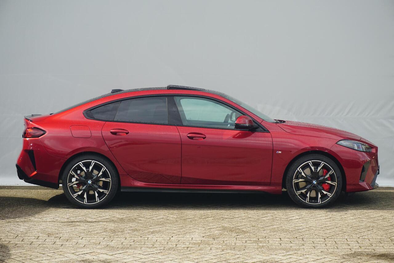 BMW 2-SERIE Gran Coupé 220 M Sportpakket Pro 19'' / Panoramadak / Comfort Access / Driving Assistant | Ekris Selection