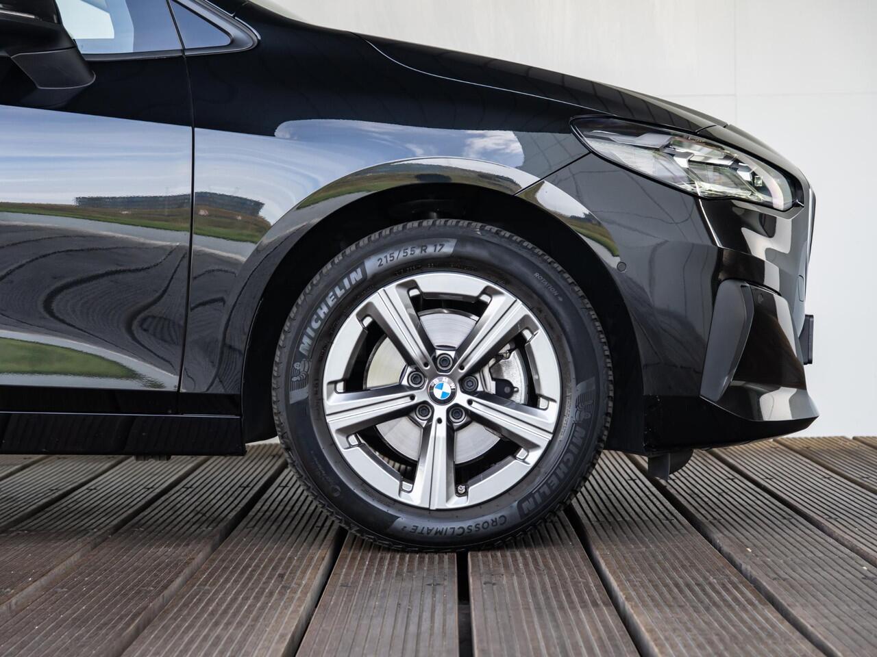 BMW 2-SERIE Active Tourer 218i | Innovation Pack | Parking Assistant Plus | Head-Up Display | Comfort Access | Isofix | 17''