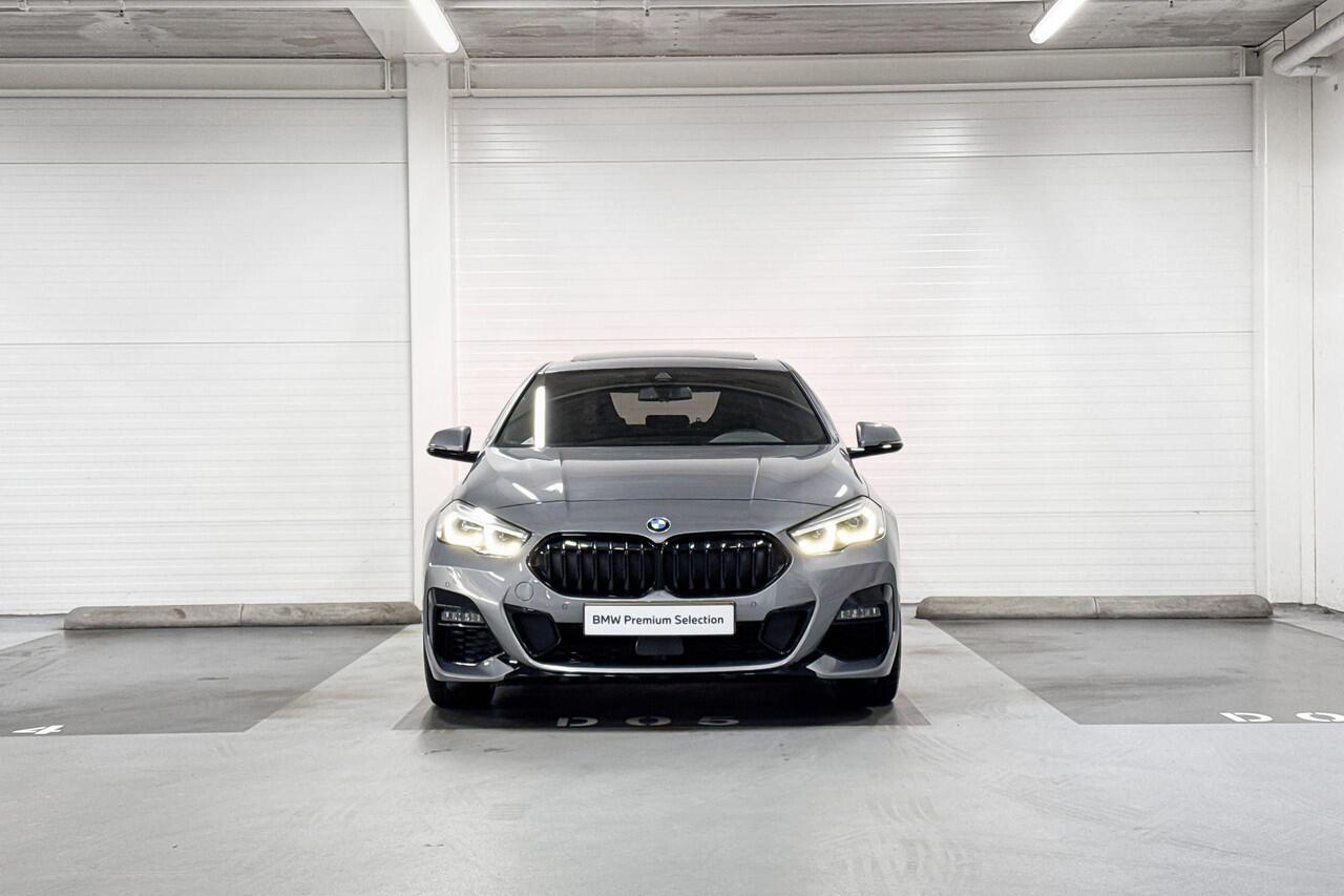 BMW 2-SERIE Gran Coupé 220i l M-Sport | Panoramadak | Harman Kardon | Selections