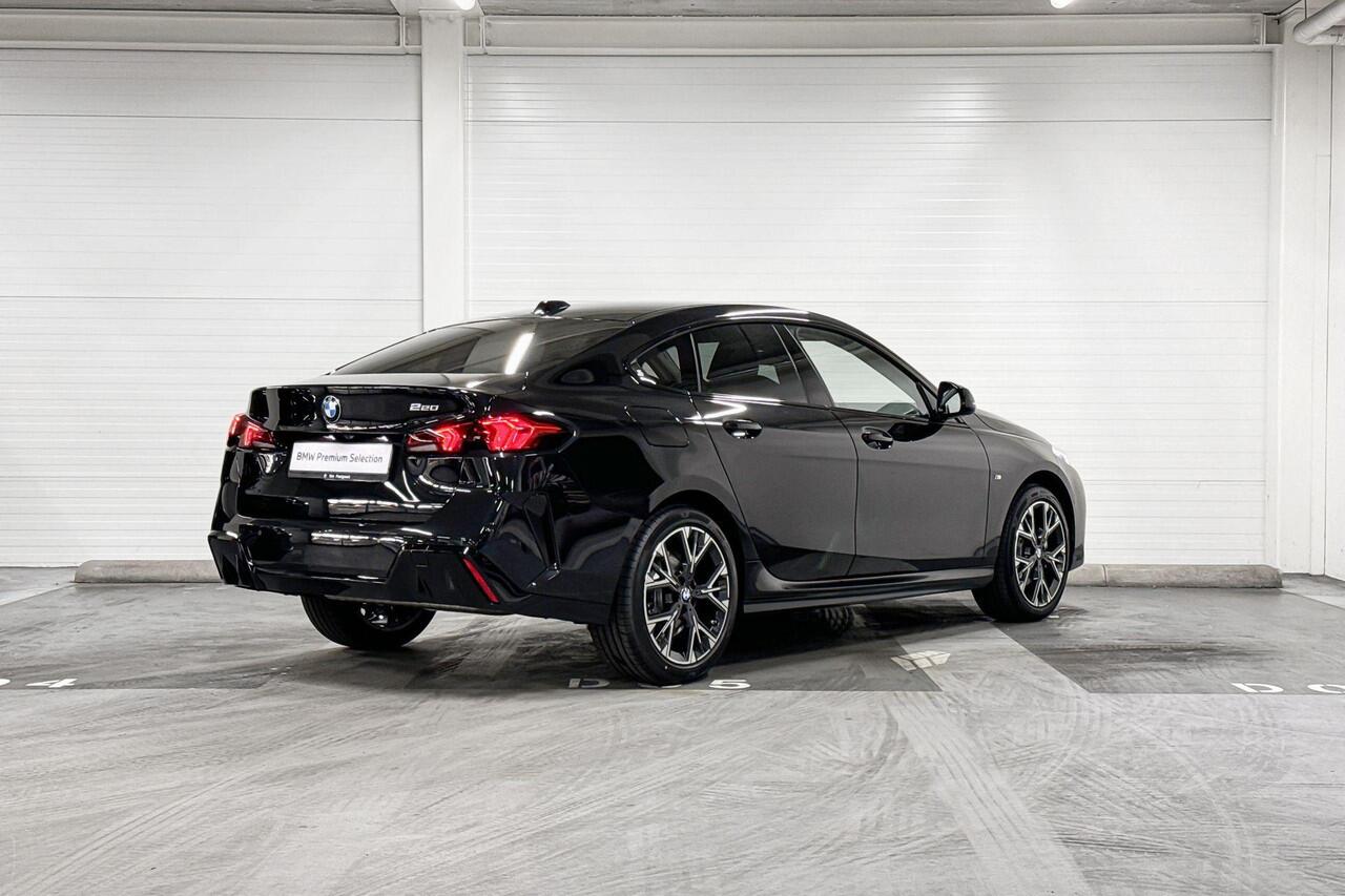 BMW 2-SERIE Gran Coupé 220 M Sport Design Edition | M-Sport Design | Premium Pack | Driving Assistant Plus | Harman/Kardon | Panoramadak | Comfort Access | Selections