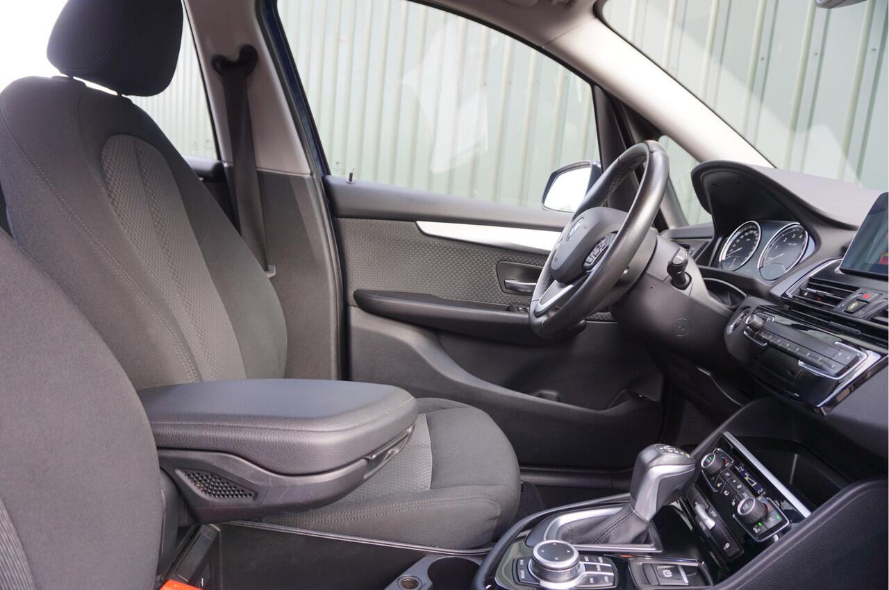 BMW 2-SERIE Active Tourer 225xe iPerformance PHEV - Plugin Hybrid + Navi/ Trekhaak/ Cruise/ Garantie!
