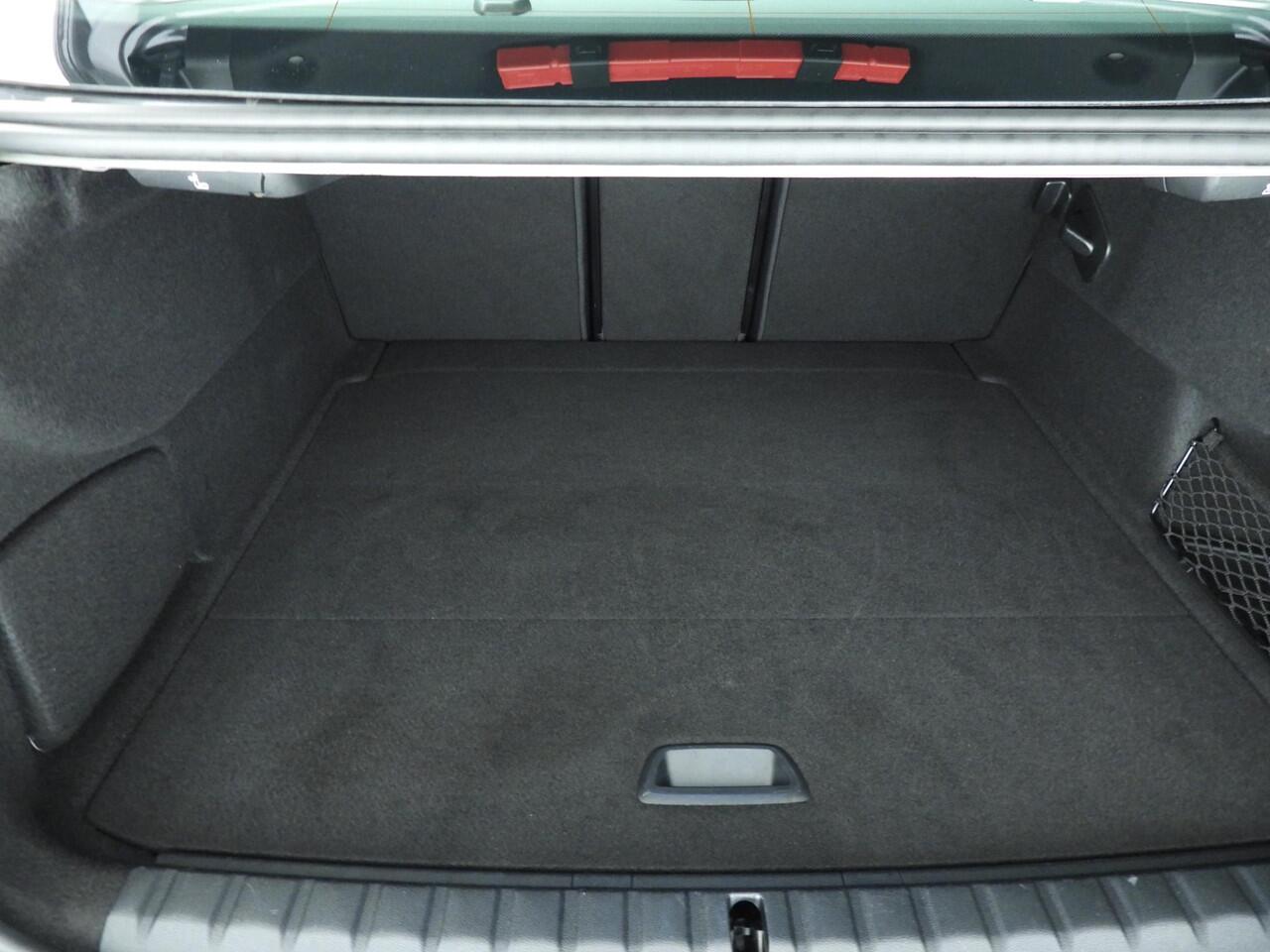 BMW 2-SERIE Gran Coupe 218i | LED | Leder | Navigatie | Active cruise | Schuifdak | Sportstoelen | Stoelverwarming | DAB | Harman-kardon sound | Alu 17 inch