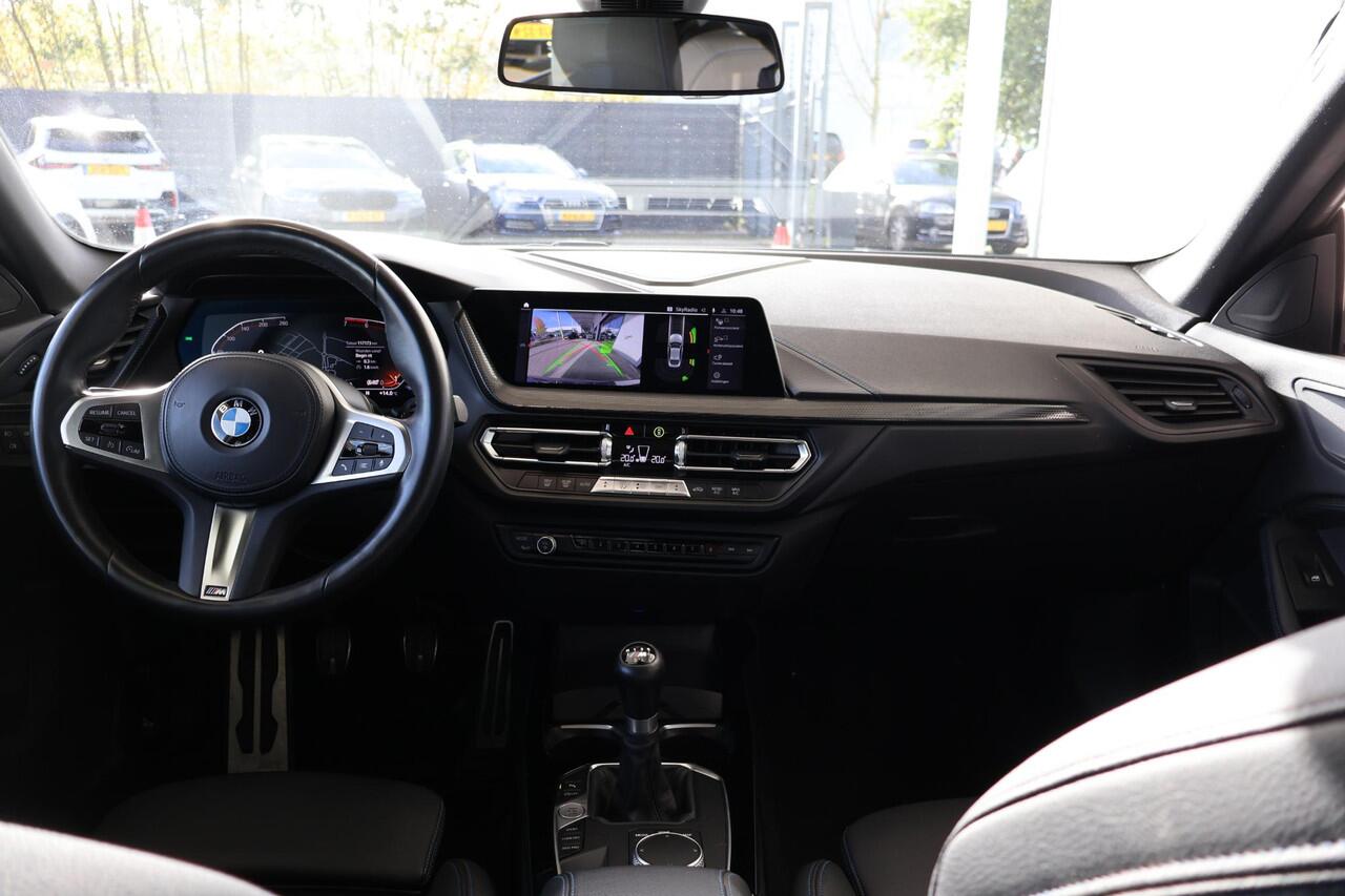 BMW 2-SERIE Gran Coupé 218i | M Sportpakket | Audio Media Pack | Panorama Dak