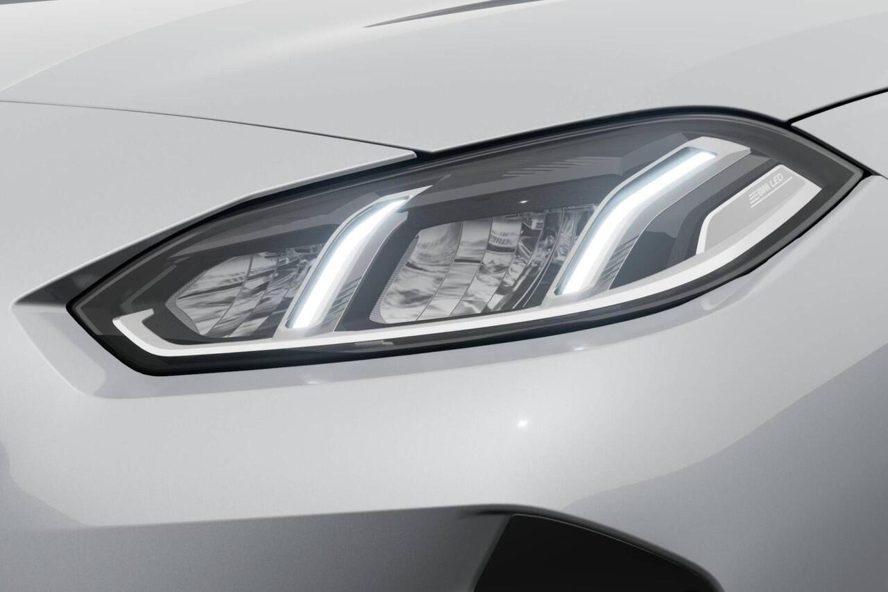 BMW 2-SERIE Gran Coupé 220 M Sport Design Edition | Glazen Panoramadak | Extra getint glas | Harman Kardon