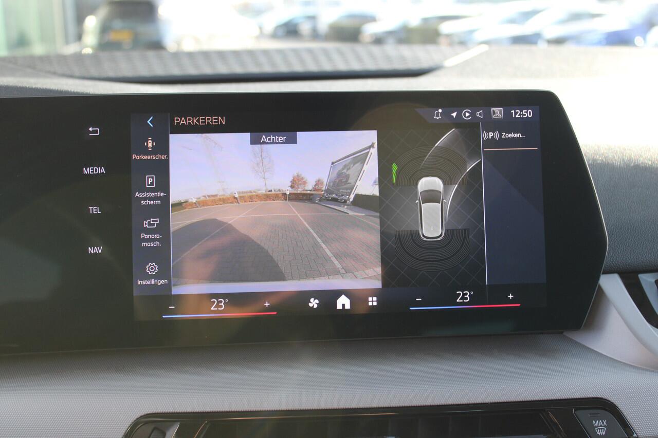 BMW 2-SERIE Active Tourer 218i Automaat / Achteruitrijcamera / DAB