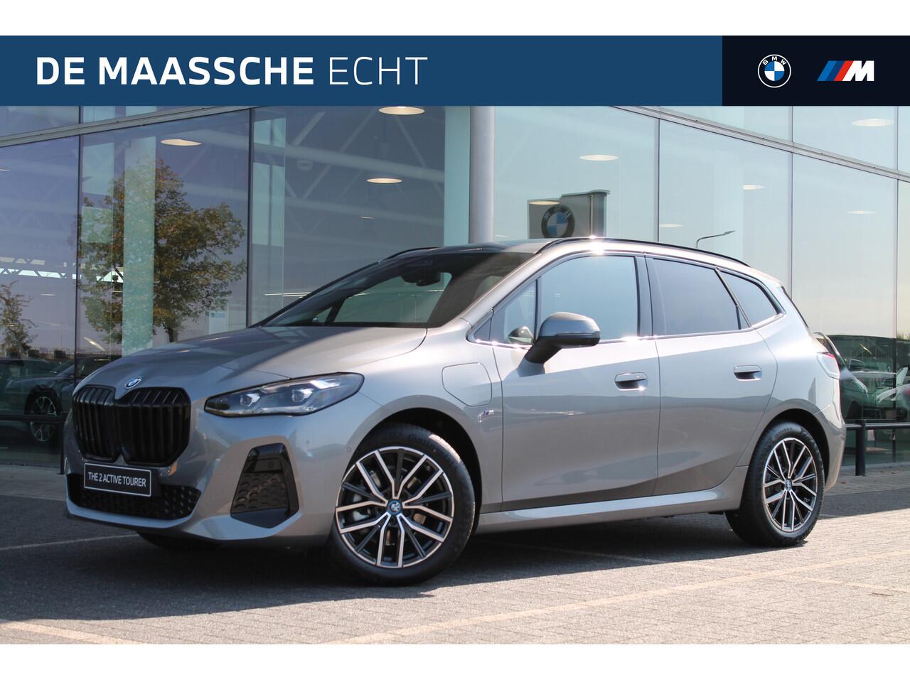 BMW 2-SERIE Active Tourer 225e xDrive High Executive M Sport Automaat / Panoramadak / Trekhaak / Sportstoelen / M Adaptief onderstel / Head-Up / Adaptieve LED / Parking Assistant Plus