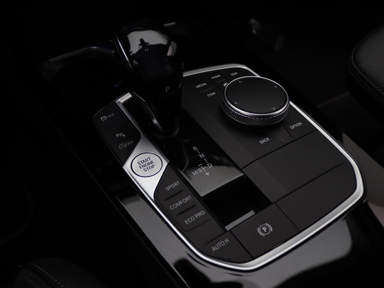 BMW 2-SERIE Sserie Gran Coupé 218i Sport Line | DAB | BMW Live Cockpit Professional | 17"