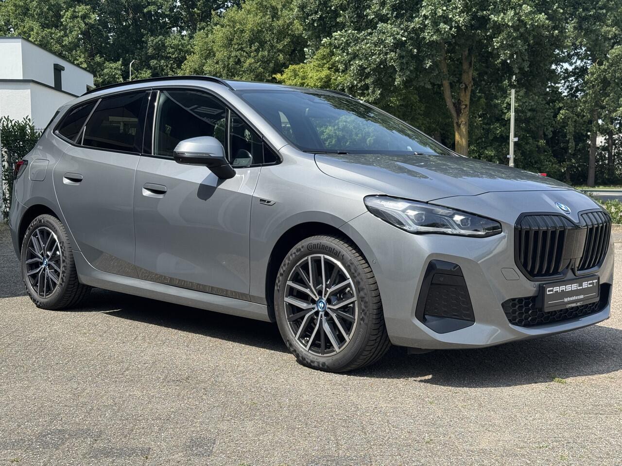 BMW 2-SERIE Active Tourer 225e xDrive M pakket, Harman/Kardon, Head-Up, Trekhaak, Panoramadak, Adaptive cruise, Alle Opies!!! . Een proefrit levert het bewijs. Neem contact op en we maken een afspraak!