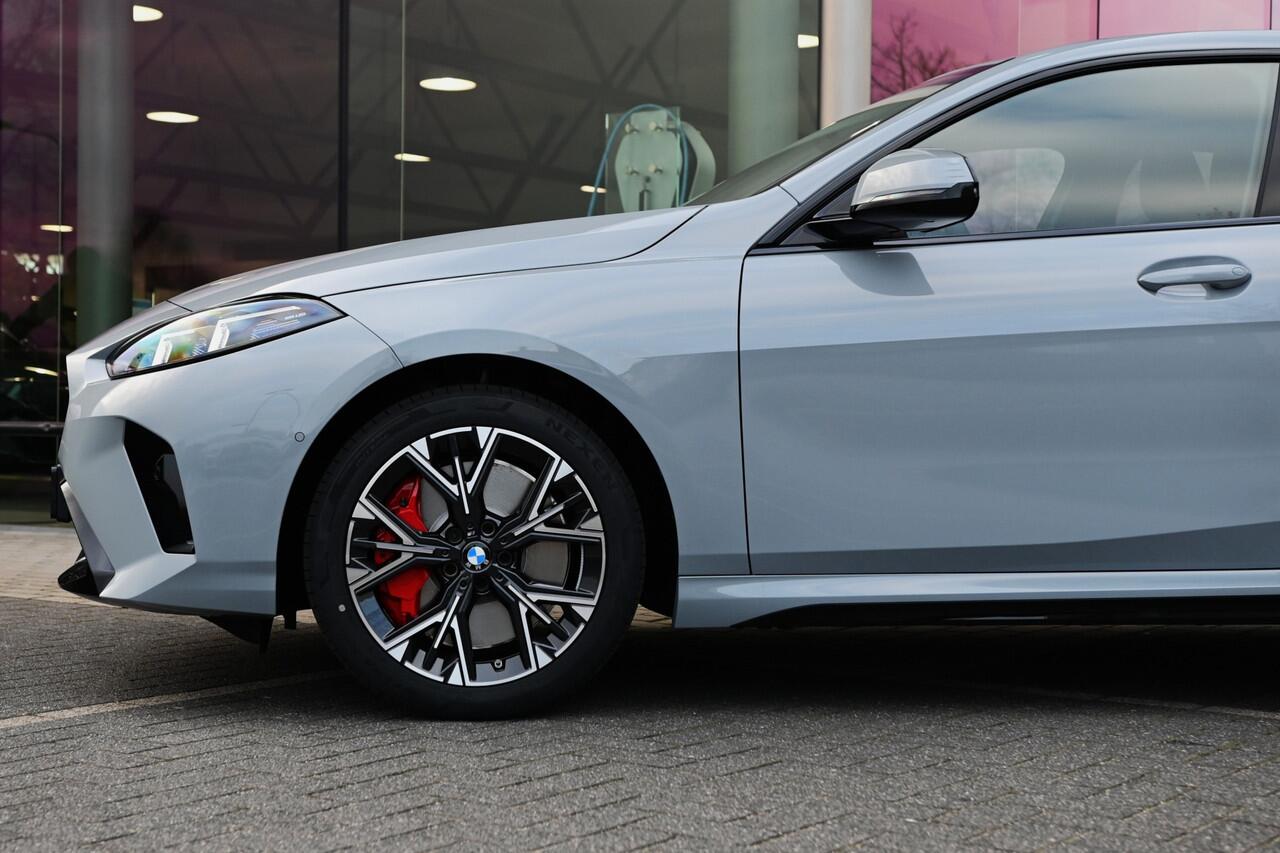 BMW 2-SERIE Gran Coupé 220 M Sport Automaat / Achteruitrijcamera / M Adaptief onderstel / Comfort Access / Adaptieve LED / Parking Assistant / Stoelverwarming