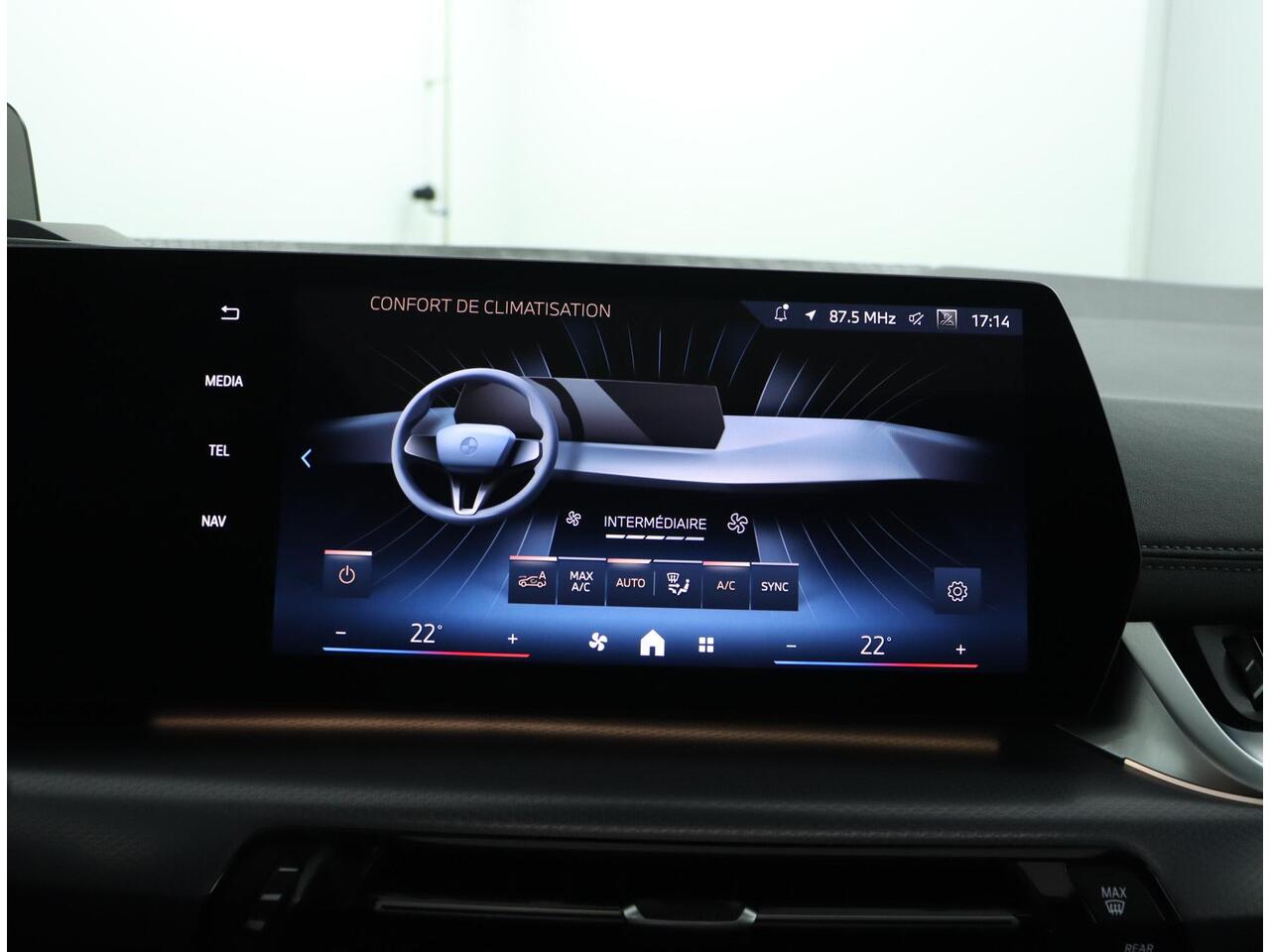 BMW 2-SERIE Active Tourer 225e xDrive M Sportpakket | Panoramadak | Harman/Kardon | Head Up Display