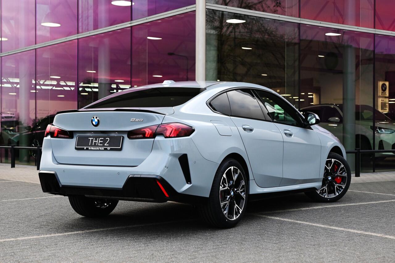 BMW 2-SERIE Gran Coupé 220 M Sport Automaat / Achteruitrijcamera / M Adaptief onderstel / Comfort Access / Adaptieve LED / Parking Assistant / Stoelverwarming