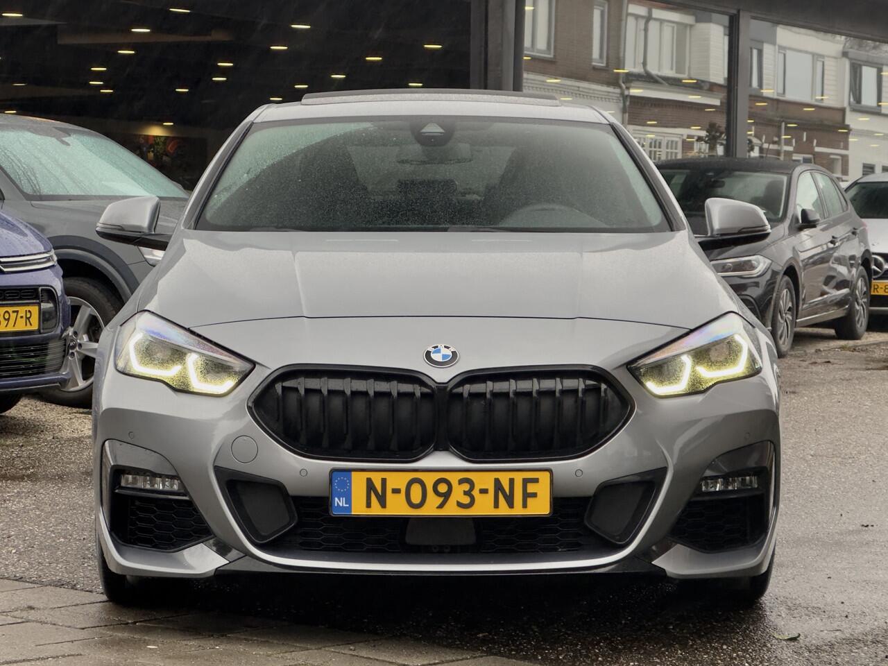 BMW 2-SERIE Gran Coupé 220i AUT7 M-SPORT PANODAK SPORTLEDER NAVI CAMERA DIGI-DASH APPLE-CARPLAY LED LMV PDC