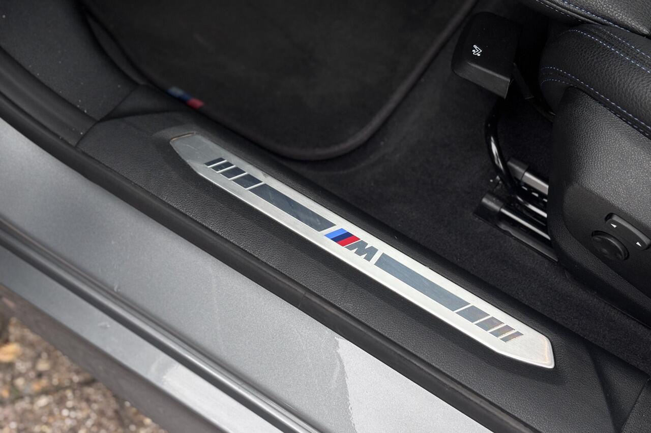 BMW 2-SERIE Gran Coupé 218i M-Sport | Panodak | Stoel + Stuurverwarming | Privacy Glas | 19'Inch | Adaptief LED